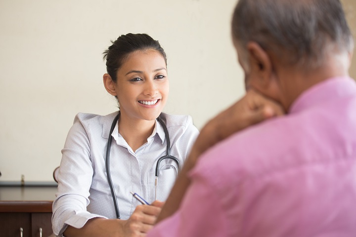 Doctor explaining kidney disease treatment options to patient